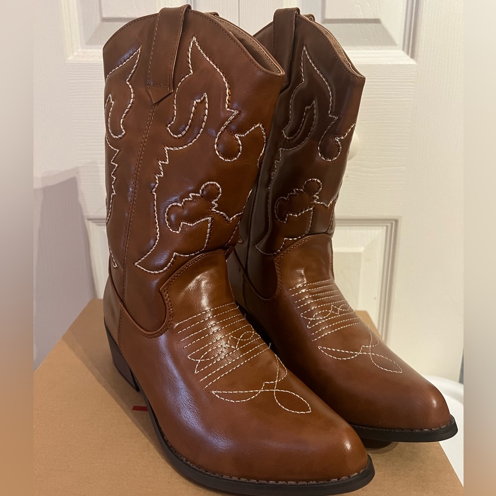 Cute tan/brown western cowboy cowgirl boots